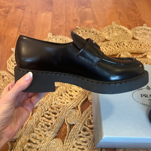 Prada Women's Triangle Logo Loafers Spazzolato Leather Black Size 40 - Picture 7 of 10